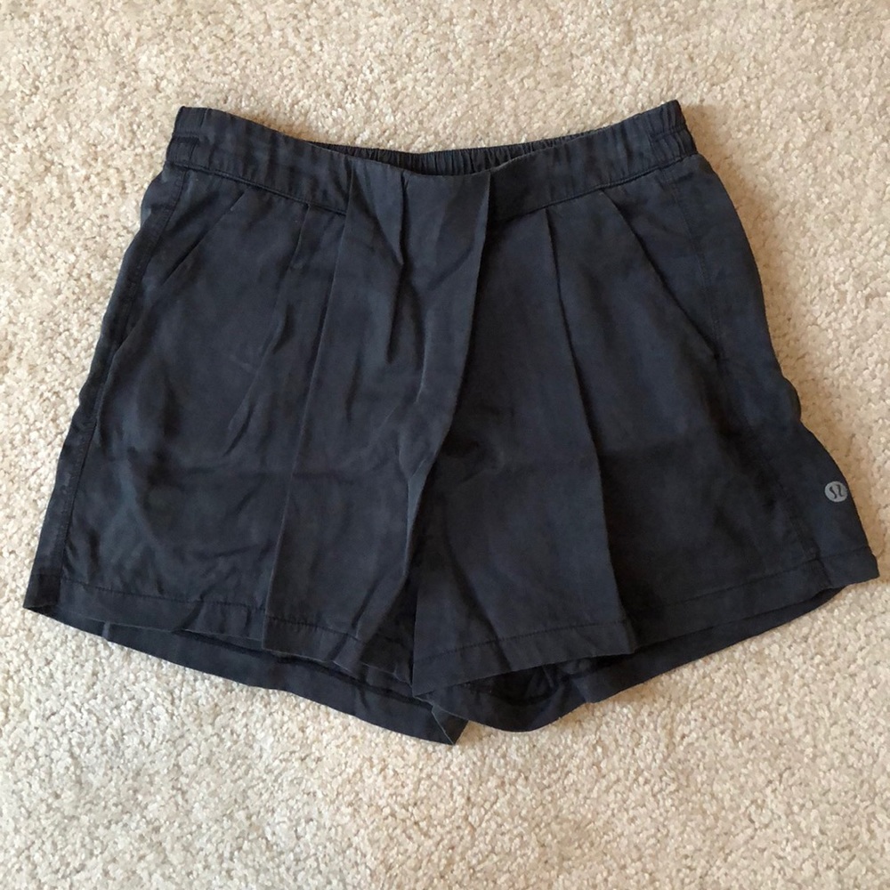 Lululemon &Go Keepsake Short Black Size 4 - image 2